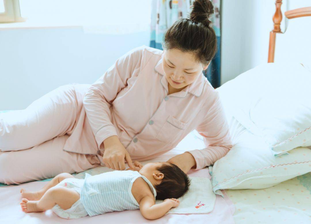 判断孩子眼睛健康需要多方面观察