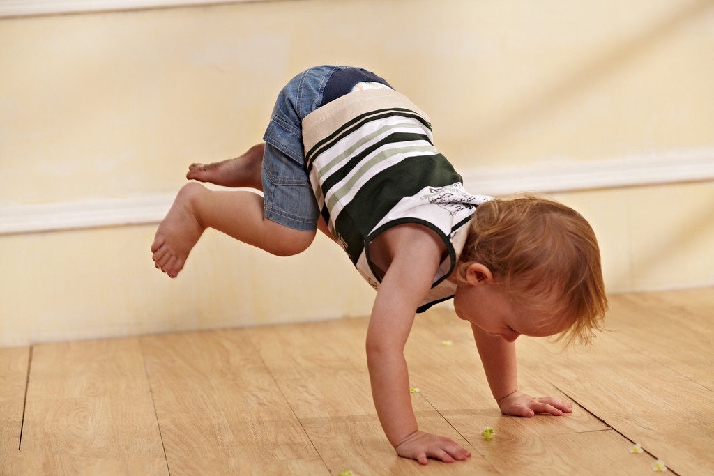 秦字三个字取名男孩