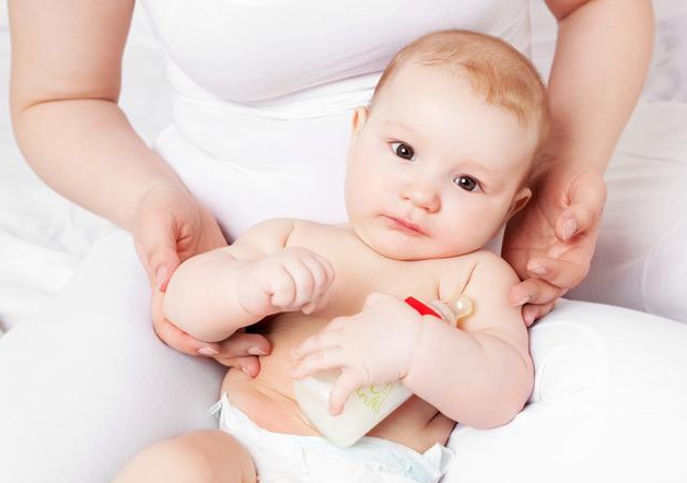 周易起名，2022年农历六月二十三出生的女孩缺金取名推荐