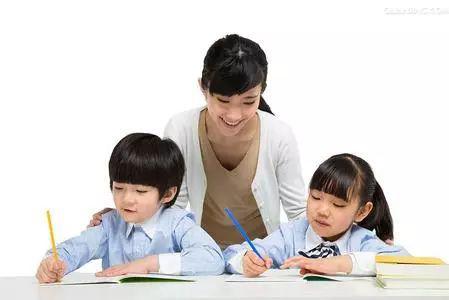 根据幼儿的发展阶段选玩具